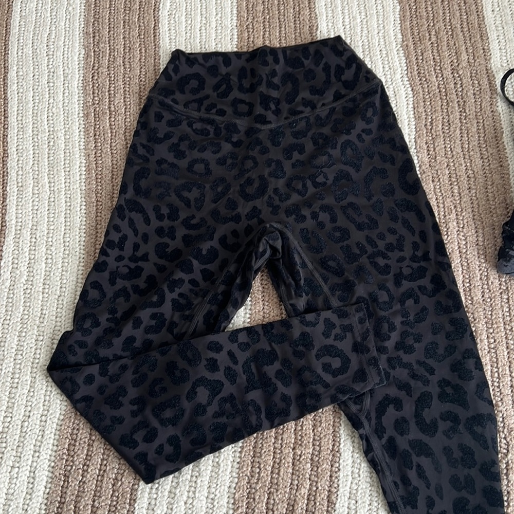 Balance Athletica black velvet Leopard